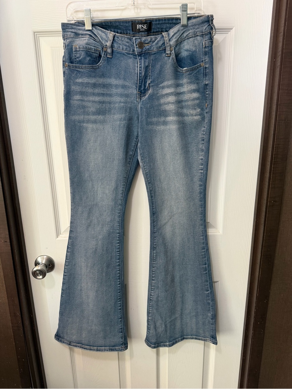 Low To Mid Rise Flare Light Wash Denim Jeans 
Sz 9